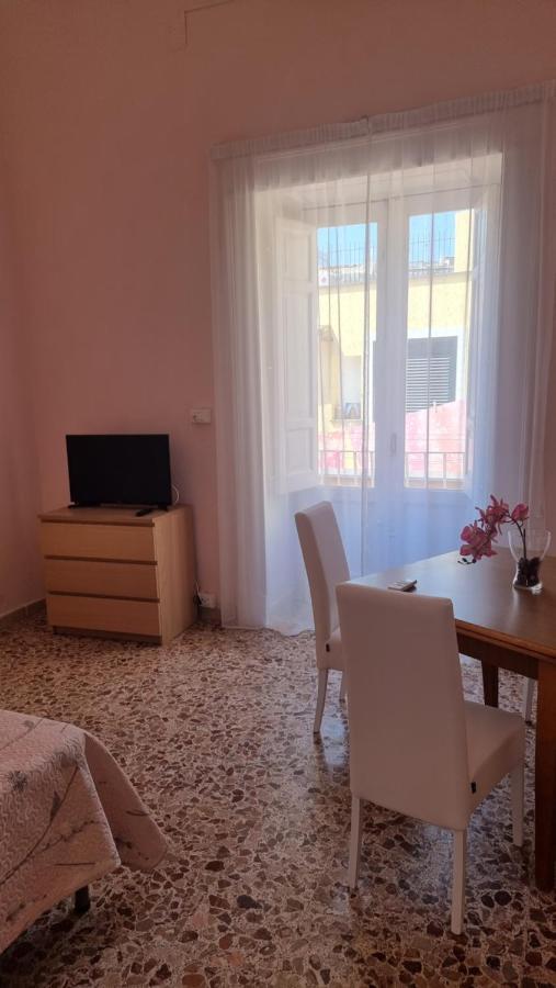 Appartamenti Su Piazza Matteotti Forio Centralissimi Екстер'єр фото